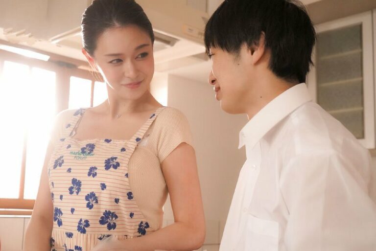 Poster of Cậu con trai địt mẹ kế khi bố vắng nhà