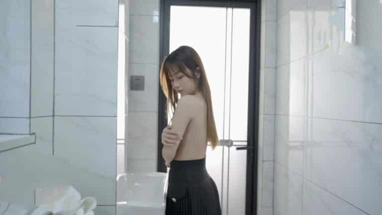 Poster of Cậu em trai dâm đãng trộm nhìn chị gái tắm khi bố mẹ vắng nhà