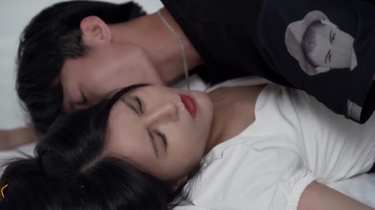 Poster of Cô bạn gái xinh đẹp đi bar và cái kết sung sướng