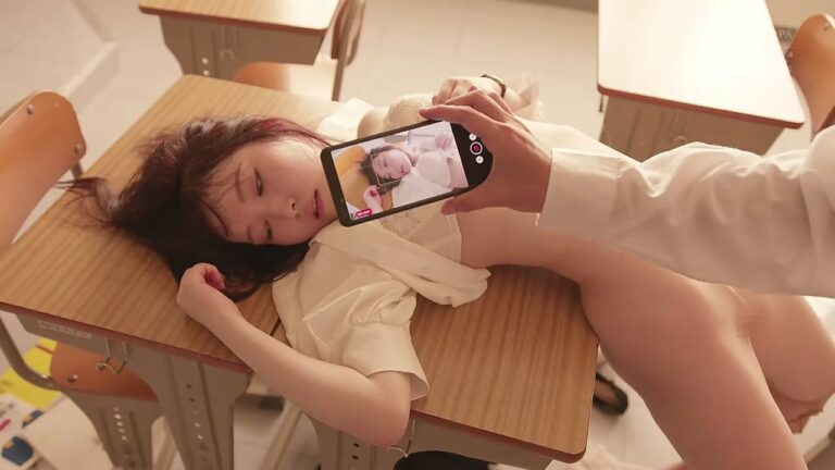 Poster of Cô giáo xinh đẹp bị cậu học sinh cá biệt cưỡng hiếp và quay clip tống tình