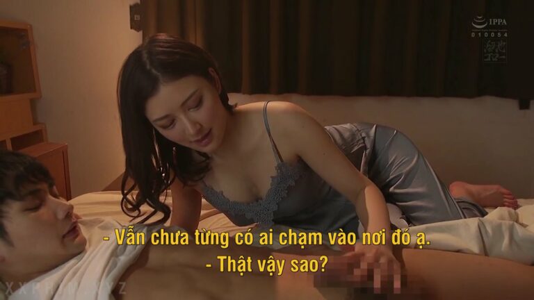Poster of Người dì nứng lồn lúc nữa đêm gạ tình đứa cháu trai ở nhờ nhút nhát